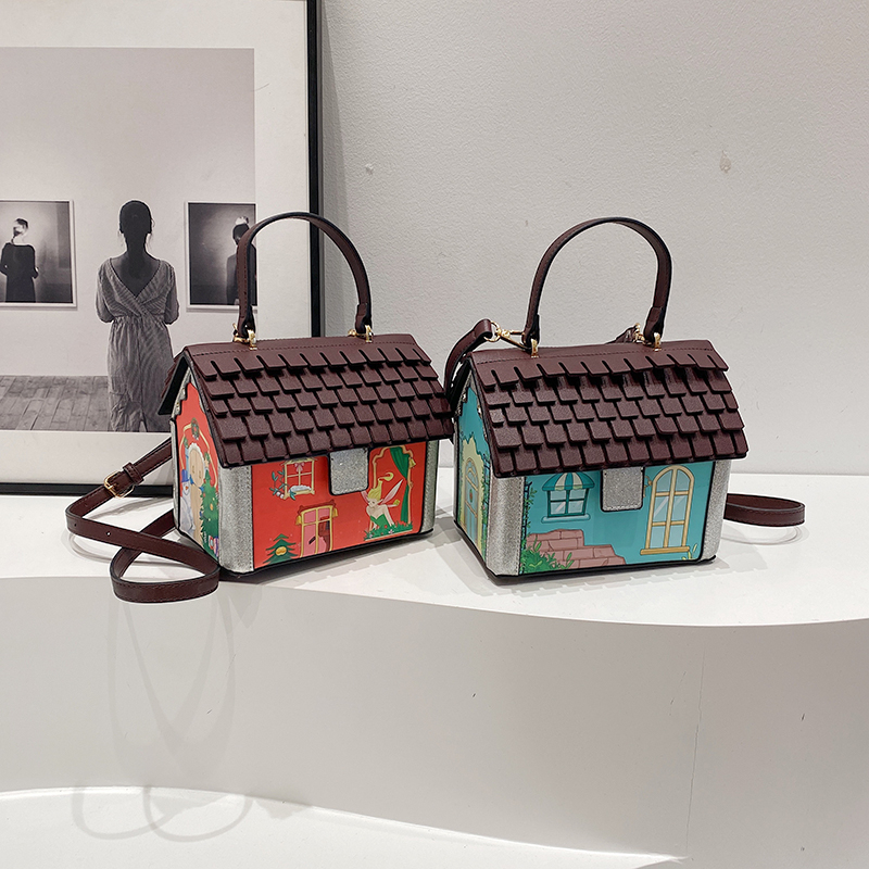 Personalized and Quirky House  - Interior Design Luxury House のレビューと価格